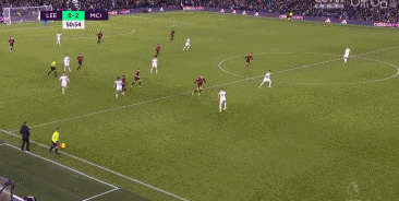 天空：卡里克早上7：51抵达卡灵顿，卡塞米罗和马奎尔最早到